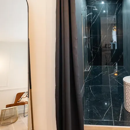 Laroziere D'hotes B&B *