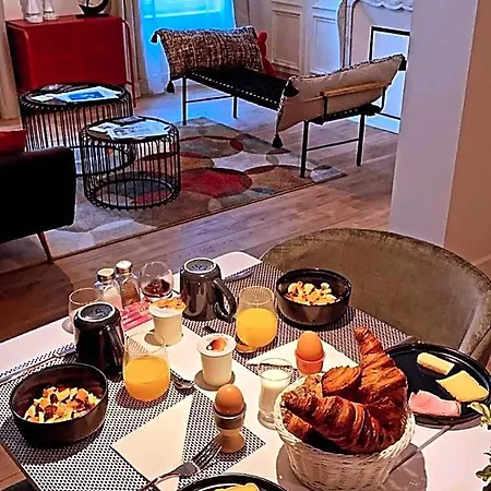 Laroziere D'hotes Bed and breakfast