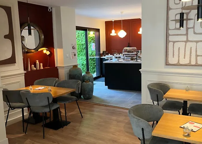 Laroziere D'hotes Bed & Breakfast